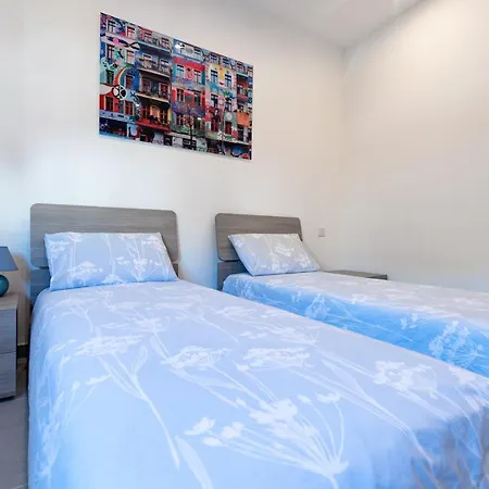 Three Bedroom With Sea Views *