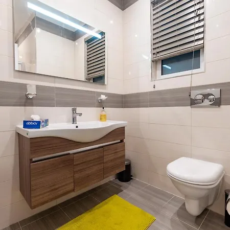 Apartment Three Bedroom With Sea Views