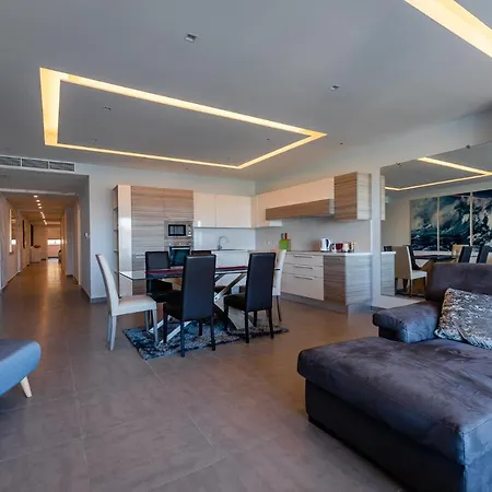 Three Bedroom With Sea Views Is-Swieqi