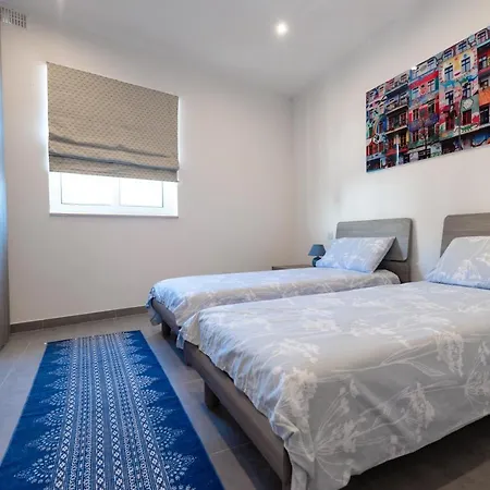 Three Bedroom With Sea Views Apartment Is-Swieqi