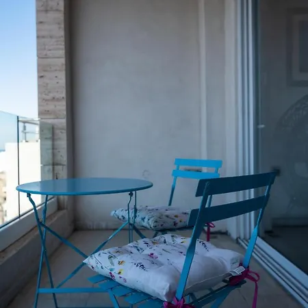 Apartment Three Bedroom With Sea Views *