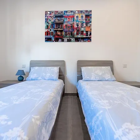 Three Bedroom With Sea Views Apartment