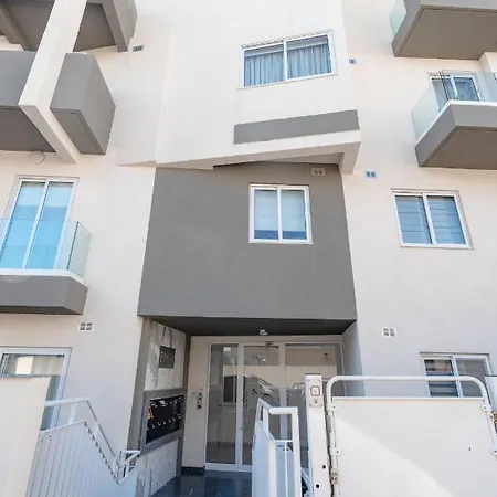 Apartment Three Bedroom With Sea Views Is-Swieqi