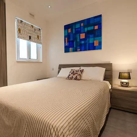 Three Bedroom With Sea Views *