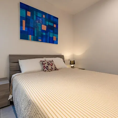 Three Bedroom With Sea Views *